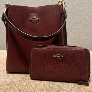 Beautiful Coach Bucket bag with matching zip wallet